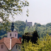 Pogled na cerkev Sv. Roka nad Šmarjem pri Jelšah